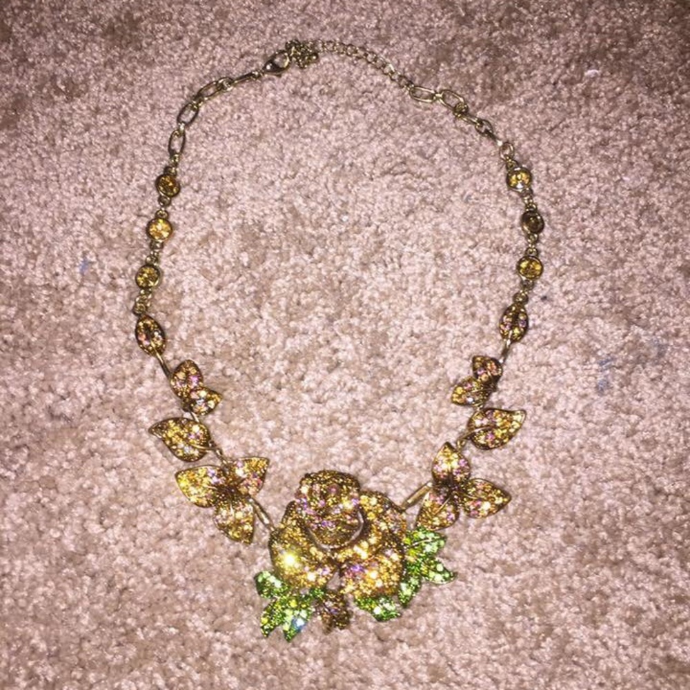 Gold rose necklace